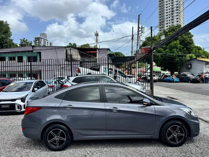 Hyundai Accent 2018 - Imagen 9