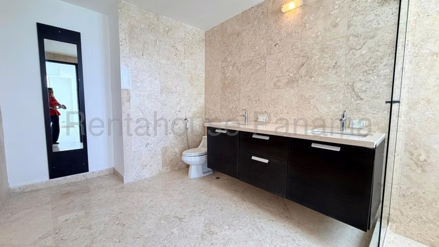 Se vende apartamento de 207 mts en exclusivo PH en Punta Pacífica - Imagen 7