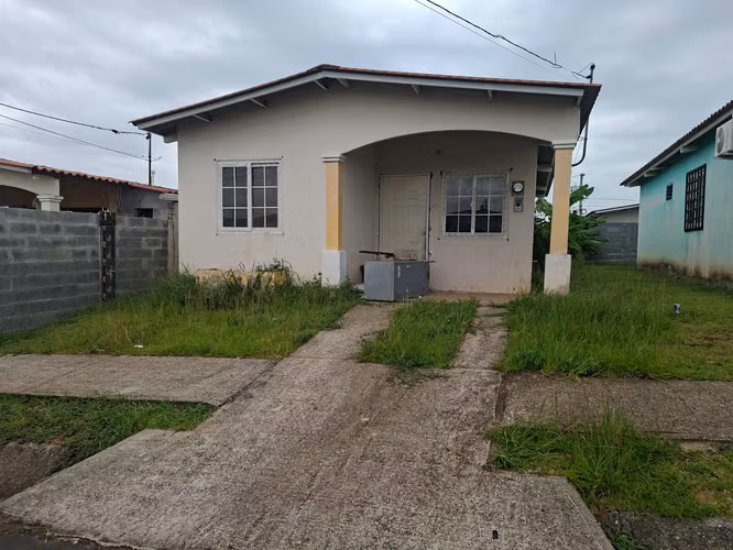 VENTA DE CASA EN URBANIZACIÓN LA PRADERA - ABONO INICIAL DEL 2%