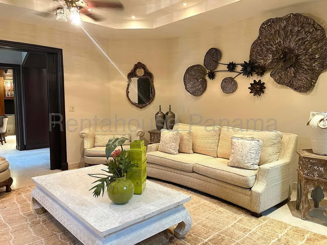 Vendo Casa en Costa del Este LC27-907