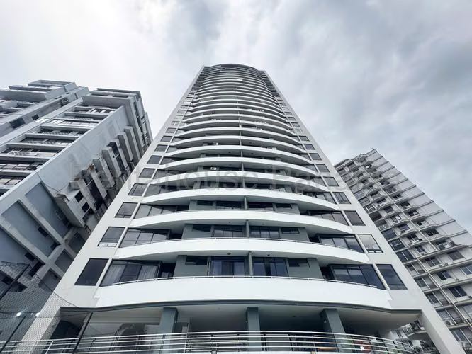 Se Vende Apartamento en La Cresta DPA27-1775
