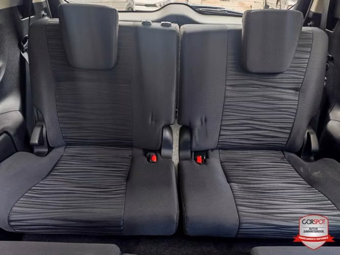 Toyota Innova Venturer 2022 Automática EE6060 - Imagen 8