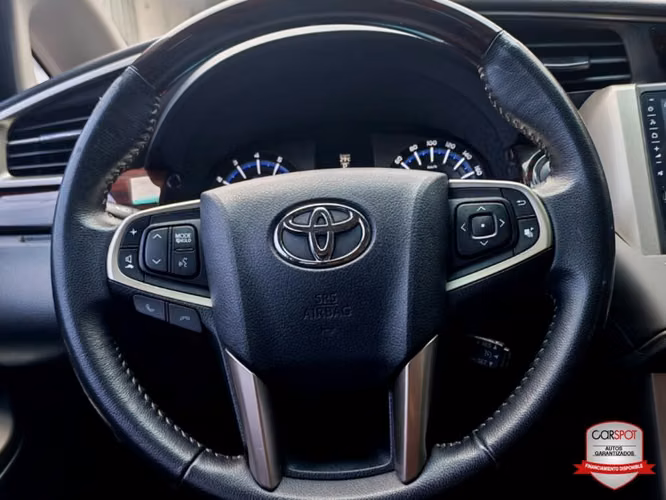 Toyota Innova Venturer 2022 Automática EE6060 - Imagen 12