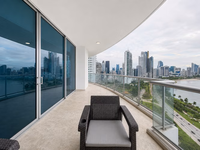 ALQUILER DE APARTAMENTO EN AVENIDA BALBOA - Imagen 4
