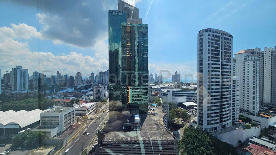 Alquiler de Oficina en Calle 50 Torre Global Plaza EC