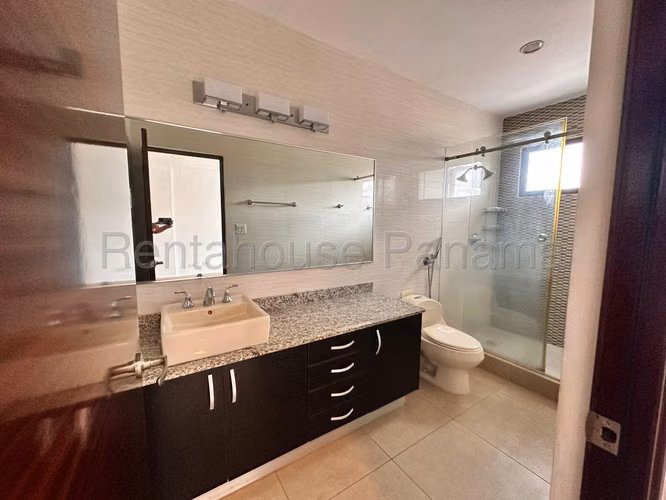 Venta de Casa en Paseo del Norte Olympus KC