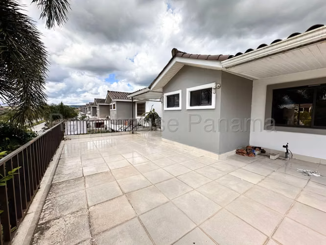 Venta de Casa en Paseo del Norte Olympus KC