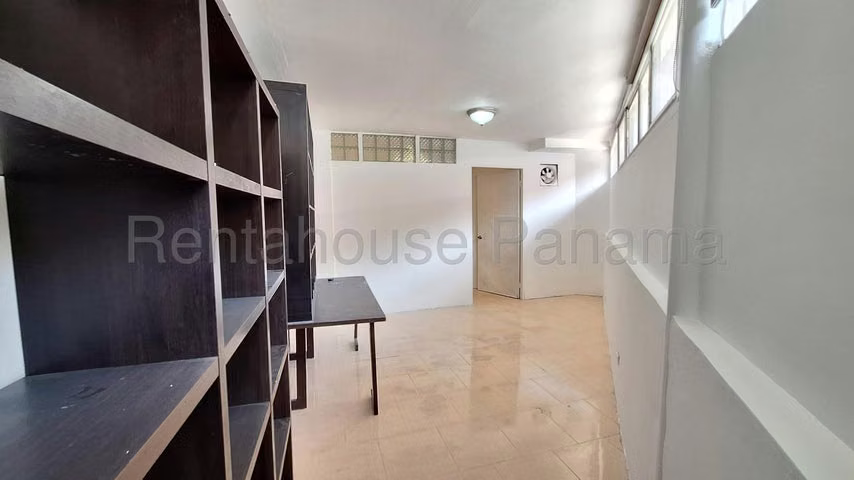 Casa en Alquiler en Parque Lefevre JG - Imagen 7
