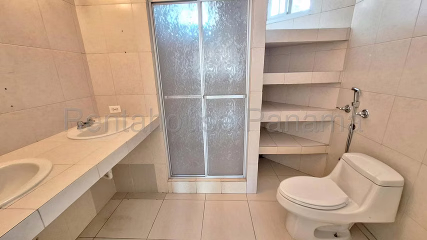 Casa en Alquiler en Parque Lefevre JG - Imagen 18