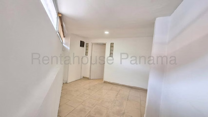 Casa en Alquiler en Parque Lefevre JG - Imagen 6