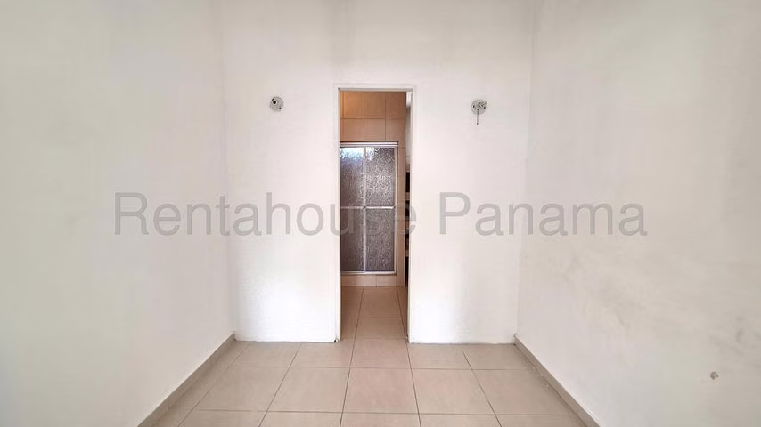 Casa en Alquiler en Parque Lefevre JG - Imagen 19