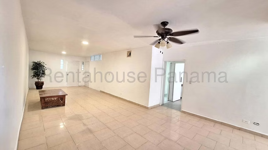 Casa en Alquiler en Parque Lefevre JG - Imagen 3