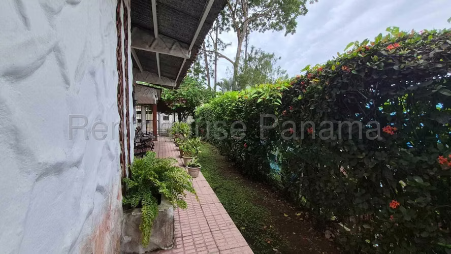 Venta de Casa en Villa de Las Fuentes*
