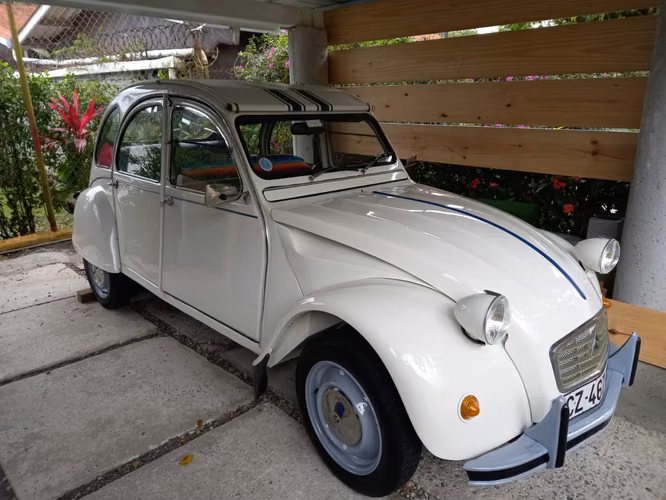 VENDO AUTO CLASICO CITROEN 2CV6 SPECIAL 1982