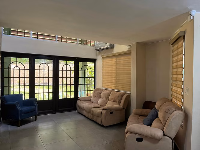 Casa Dúplex de Dos Plantas en Venta – Amelia Denis de Icaza, Condado del Rey | DC - Imagen 2
