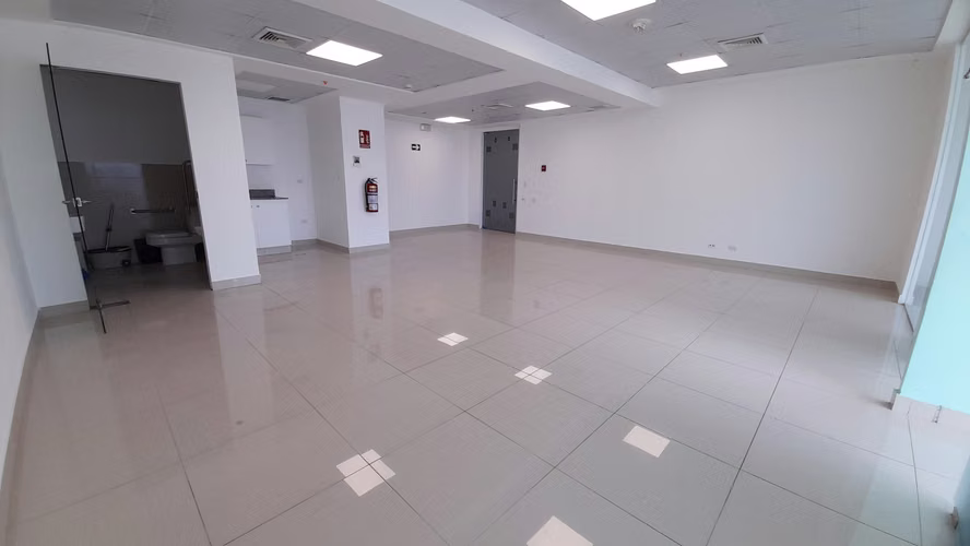 Balboa Office Center. Oficina 90mts 1b 1est $1000.00