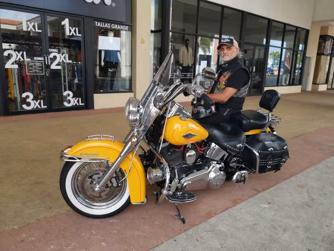 VENDO HARLEY DAVIDSON SOFTAIL HERITAGE CLASIC