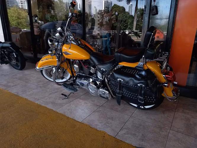 VENDO HARLEY DAVIDSON SOFTAIL HERITAGE CLASIC