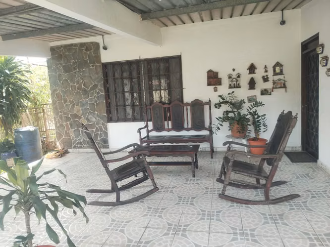 Vendo Casa con terreno – Tarare cerca de la arenera San miguel - Imagen 2