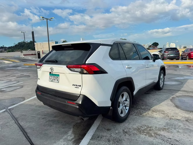 TOYOTA RAV4 4WD 2019 19,500.00$ - Imagen 4