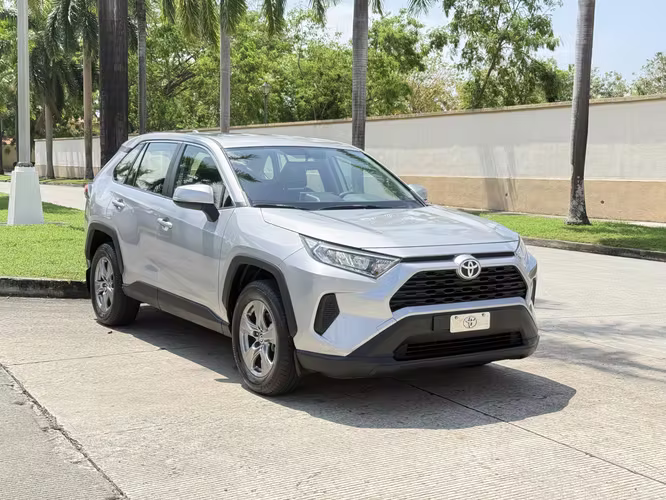 Toyota Rav4 2021 a solo $18,900 - Imagen 2