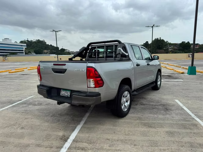TOYOTA HILUX 2022 23,500.00$ - Imagen 4