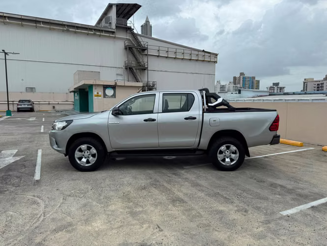 TOYOTA HILUX 2022 23,500.00$ - Imagen 7