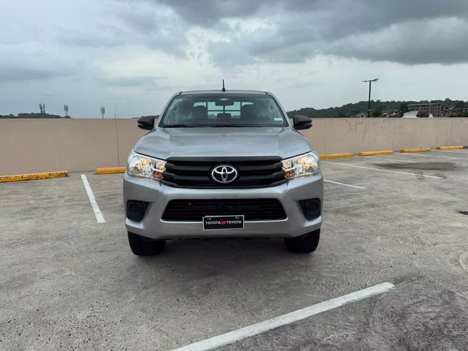 TOYOTA HILUX 2022 23,500.00$ - Imagen 2