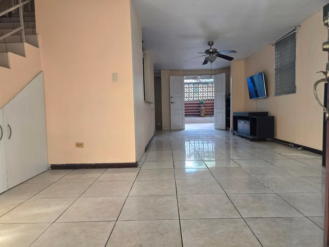 NC138 VENDO AMPLIA CASA  EN CONDADO DEL REY