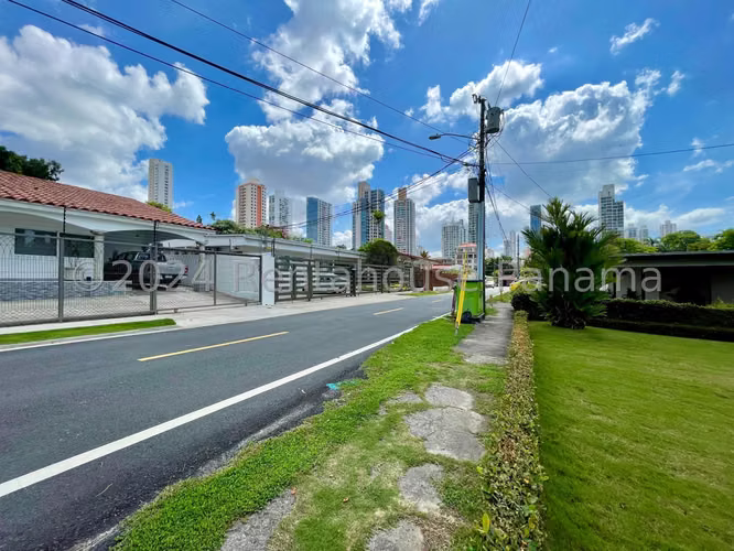 Casa en Venta en San Francisco - Terreno de 1512 m2 27YCG1868
