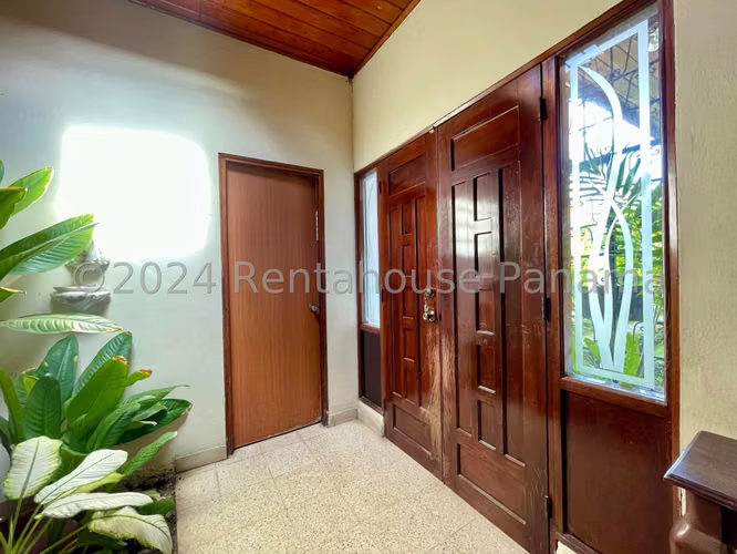 Casa en Venta en San Francisco - Terreno de 1512 m2 27YCG1868