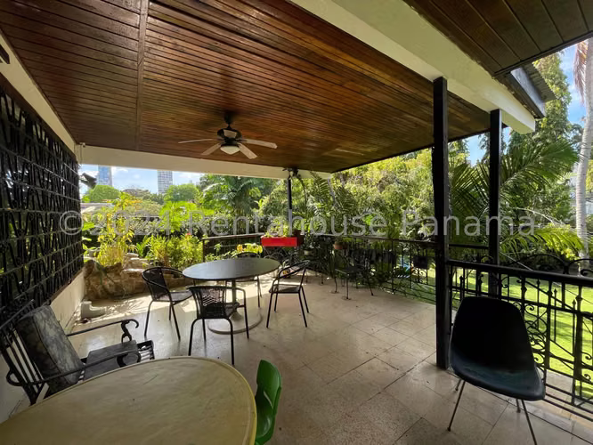 Casa en Venta en San Francisco - Terreno de 1512 m2 27YCG1868
