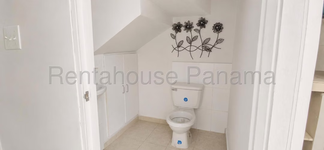 Se Vende Casa en La Mesa LA27-1829