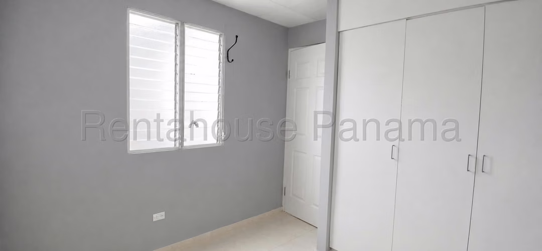 Se Vende Casa en La Mesa LA27-1829