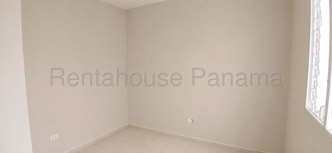 Se Vende Casa en La Mesa LA27-1829