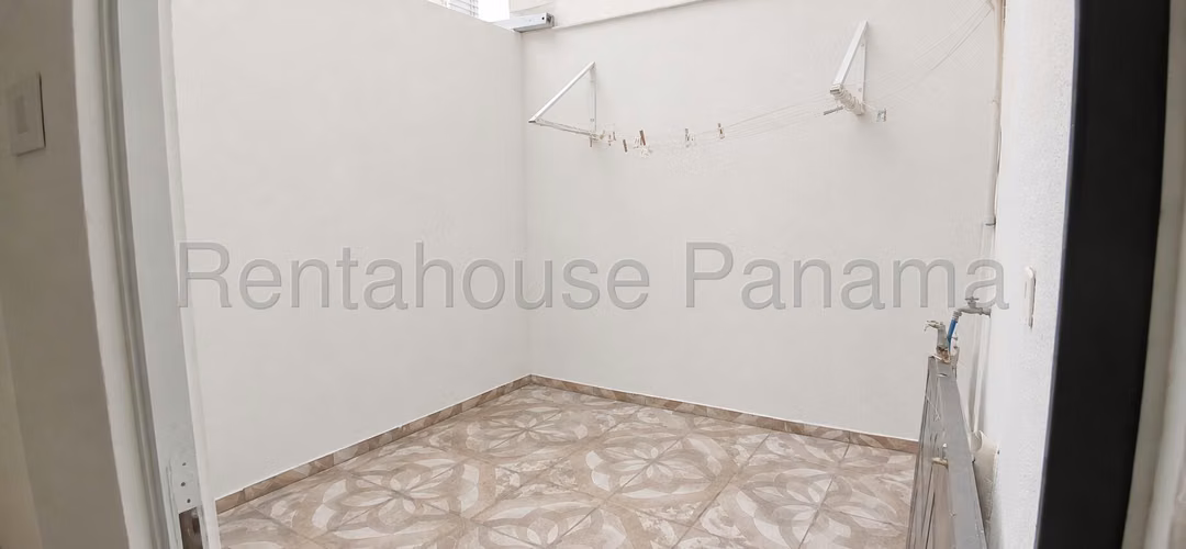 Se Vende Casa en La Mesa LA27-1829