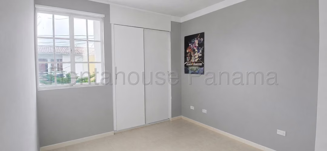 Se Vende Casa en La Mesa LA27-1829