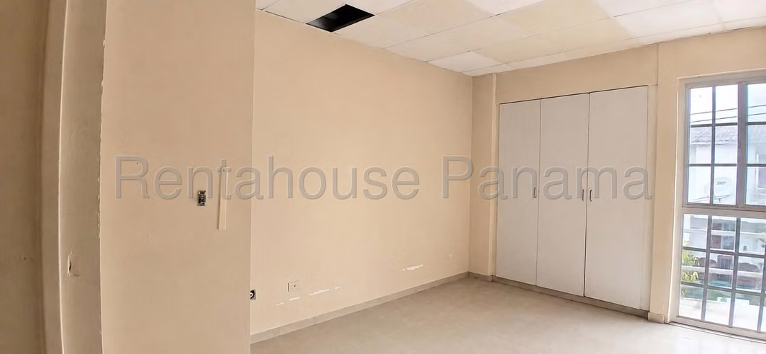 Se Vende Casa en La Mesa LA27-1829