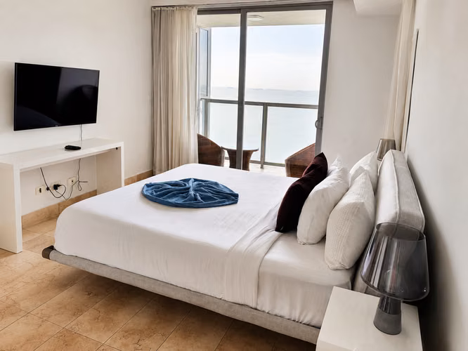 ! Apartamento en Avenida Balboa PH yoo I 2 Rec I Amoblado I con balcón y vista al mar - Imagen 7