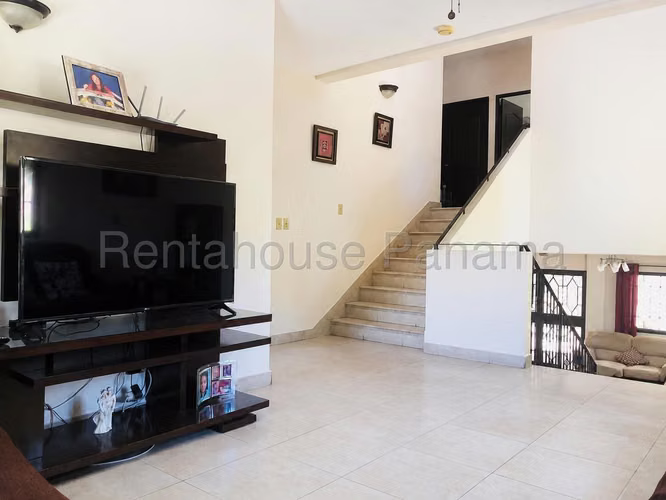Linda Casa en Venta Ancon - 27YCG1873
