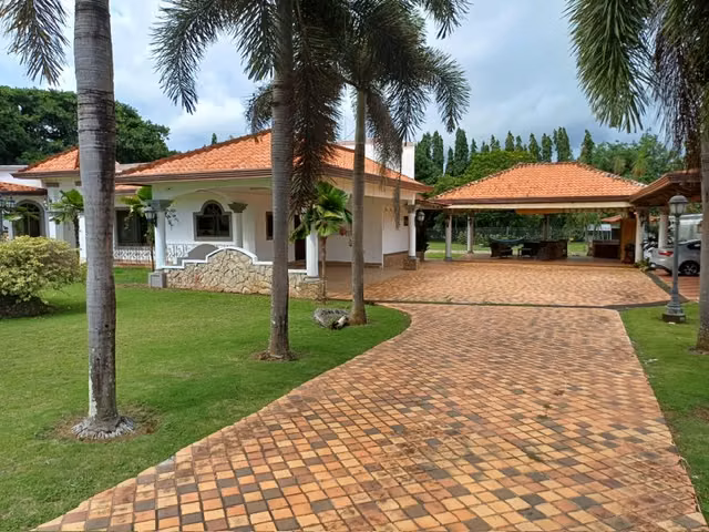 VENDO/ALQUILO CASA EN LA PERLA (GANGA Por debajo del avaluó)