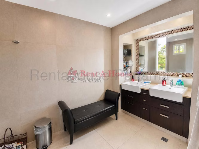 Venta Casa Las Cumbres - YD