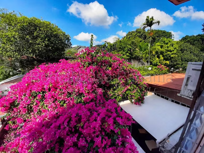 Venta Casa Las Cumbres - YD