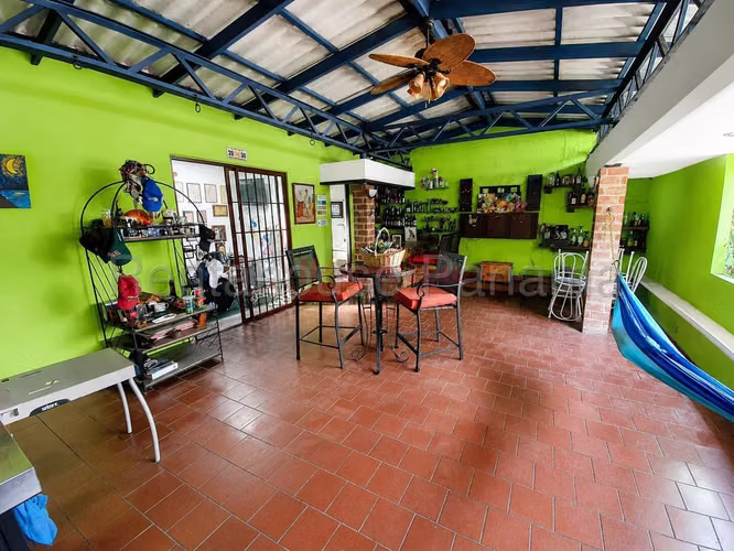 Venta Casa Las Cumbres - YD