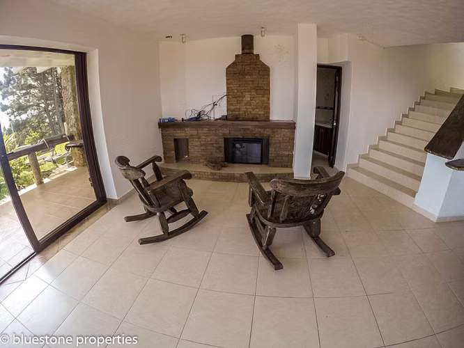 Altos del Maria - Casa de Campo - 3,915mts2 de terreno - 400,000
