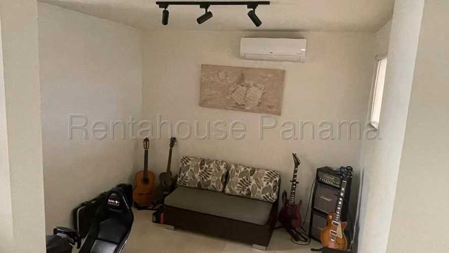 Hermosa Casa en Venta en Costa Sur 27PPM1824