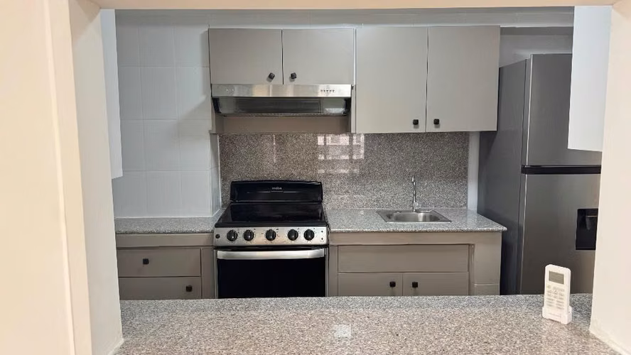 Alquilo apartamento amueblado en Punta Paitilla - Imagen 6