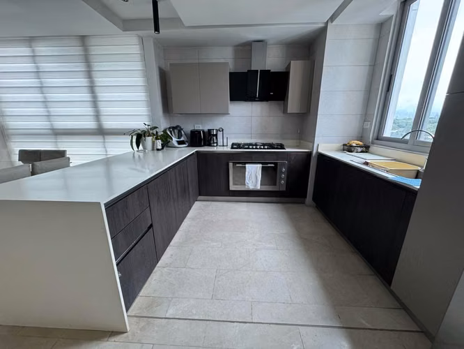 Apartamento REMODELADO Y AMOBLADO en venta Ph Vita Coco del Mar 150 m2