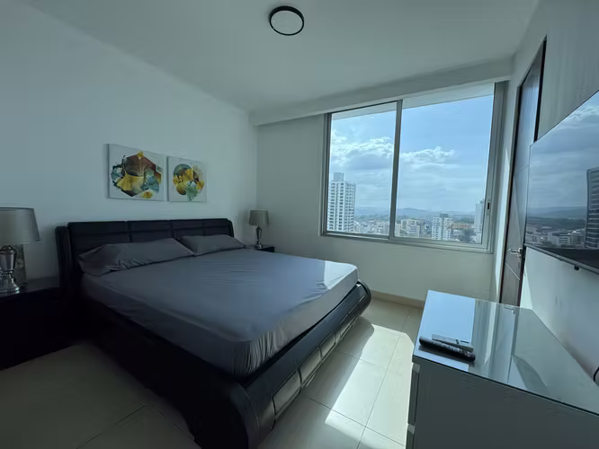 Alquilo Apartamento frente al mar en Avenida Balboa - Imagen 13