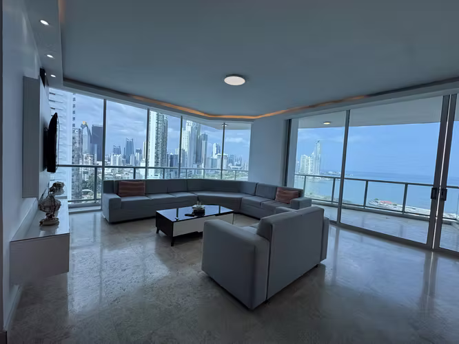Alquilo Apartamento frente al mar en Avenida Balboa - Imagen 2